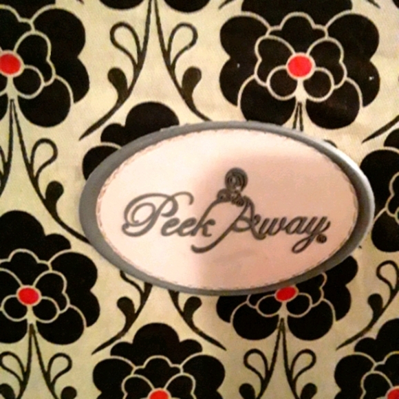 Peek Away Bag With Baby Changing/Nursing Station - Picture 6 of 15